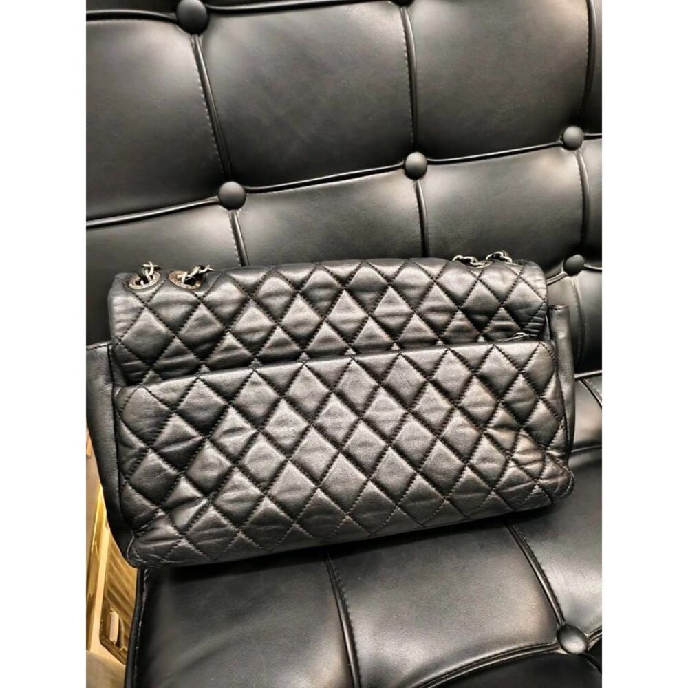 Chanel Women Pre-Loved Bag Very Good Condition - Picture 2 of 2